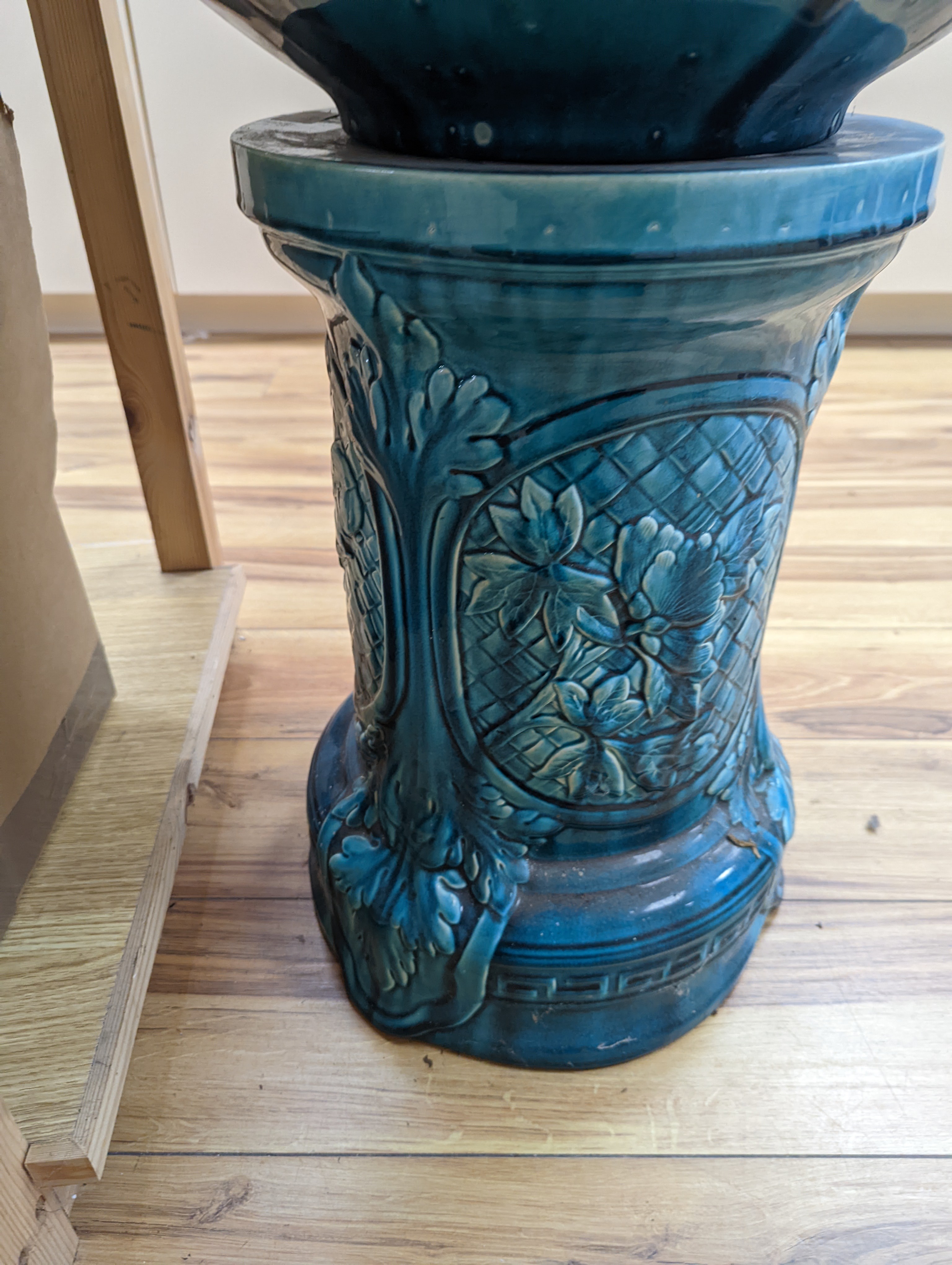 A Bretby turquoise-glazed jardiniere on pedestal 74cm